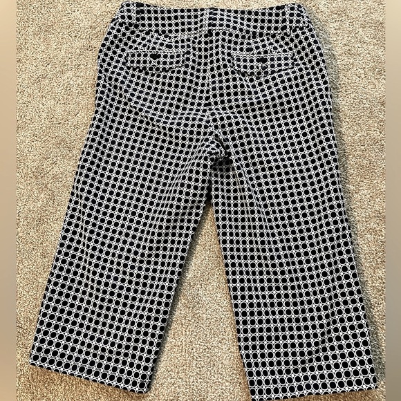 Ann Taylor Margo Black White Cotton Blend Polka Dot Dress Capri Slacks 8 - Picture 2 of 8